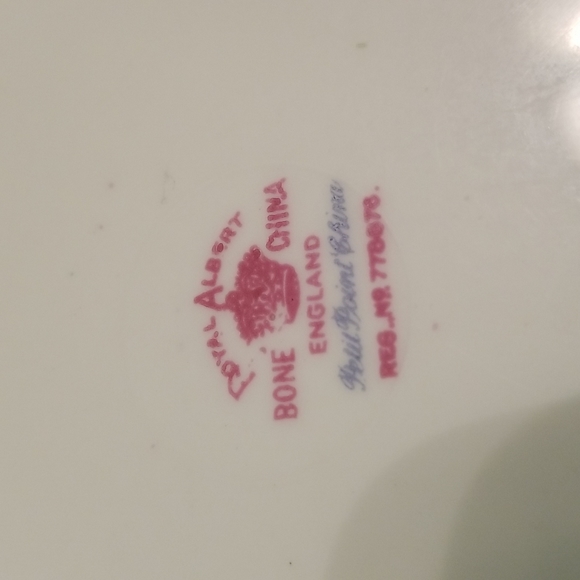 Vintage Royal Albert Bone China Petit Point Cross Stitch Rose Floral Plate Large - Picture 5 of 6